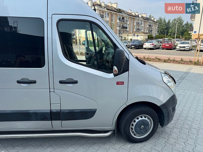 Вантажний фургон Renault Master 2017 в Новояворівську