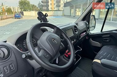 Вантажний фургон Renault Master 2017 в Новояворівську