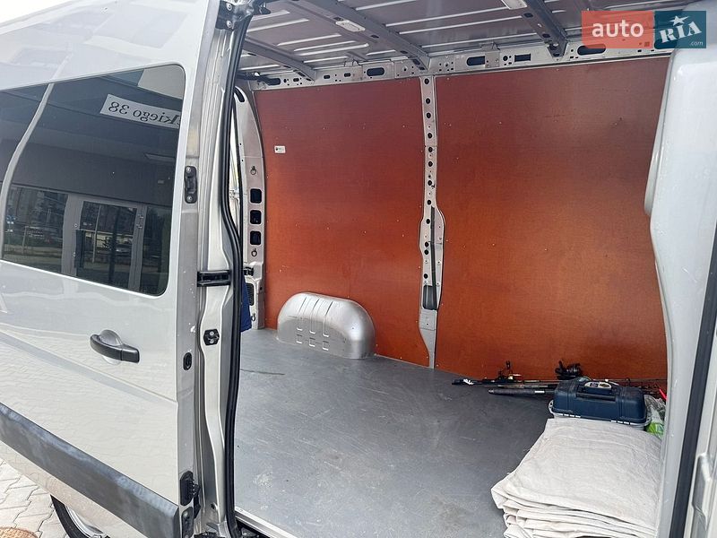 Вантажний фургон Renault Master 2017 в Новояворівську