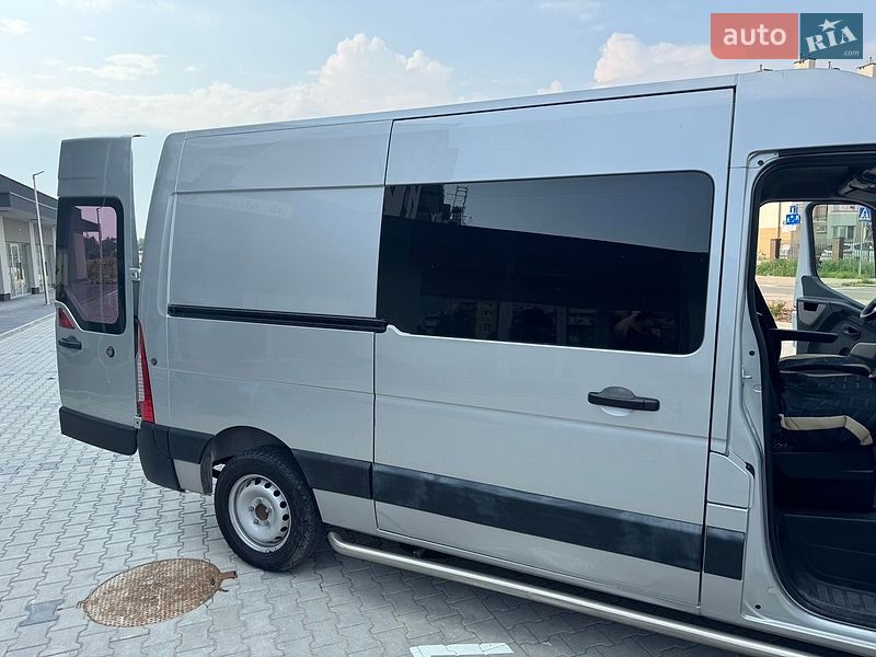 Вантажний фургон Renault Master 2017 в Новояворівську