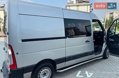 Вантажний фургон Renault Master 2017 в Новояворівську