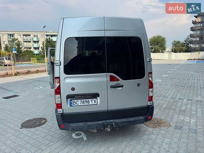 Вантажний фургон Renault Master 2017 в Новояворівську