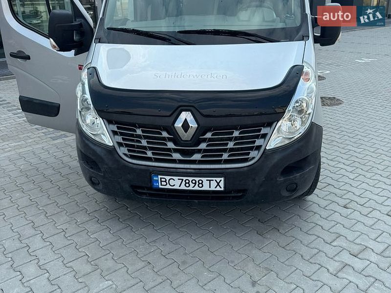 Вантажний фургон Renault Master 2017 в Новояворівську