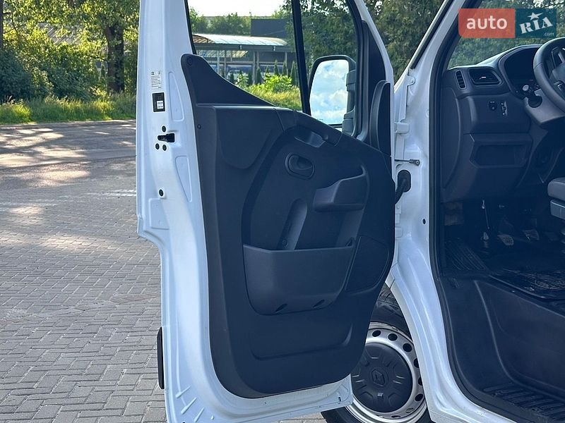 Эвакуатор Renault Master 2021 в Самборе