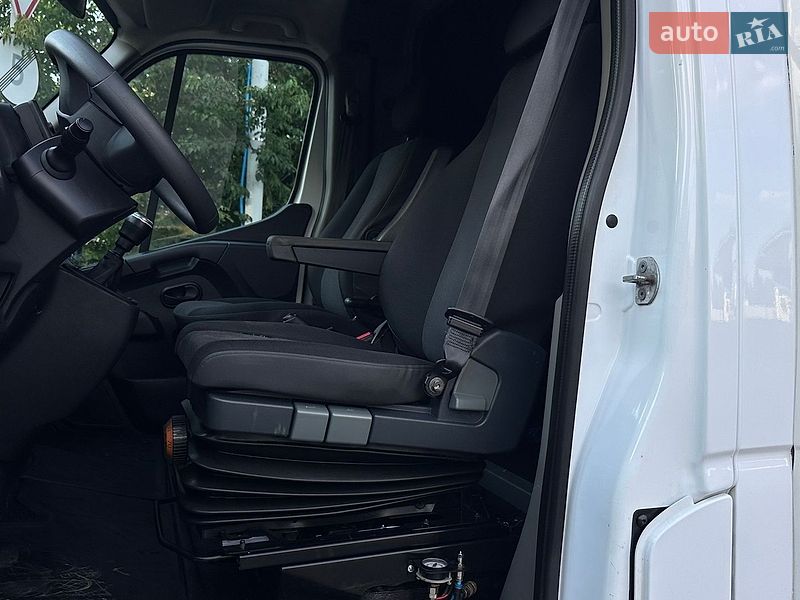 Эвакуатор Renault Master 2021 в Самборе