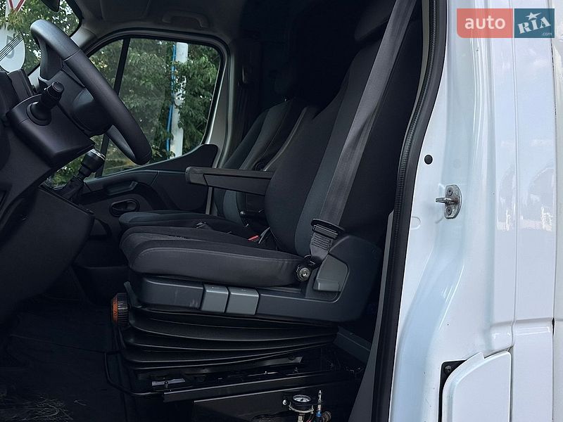 Эвакуатор Renault Master 2021 в Самборе