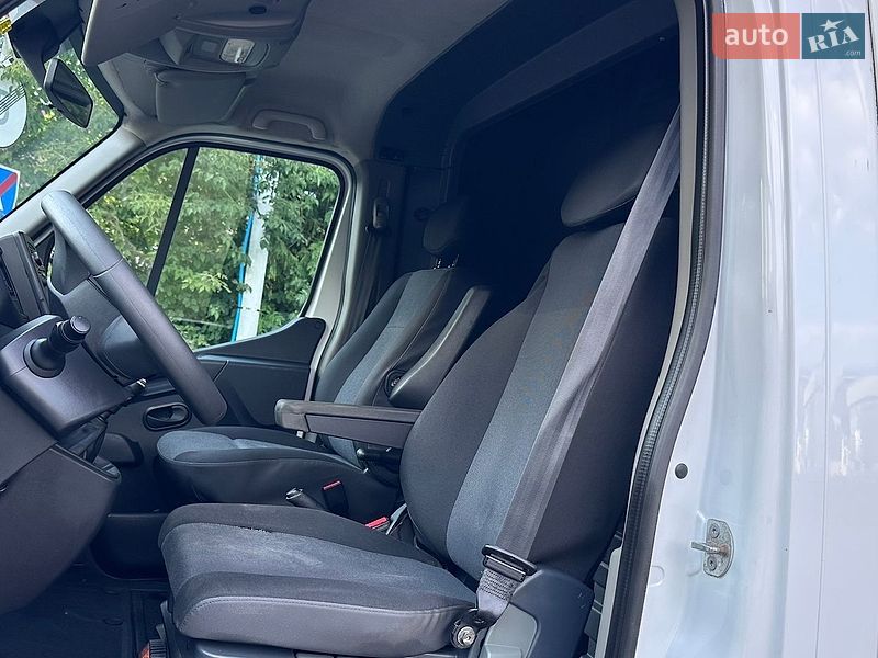 Эвакуатор Renault Master 2021 в Самборе