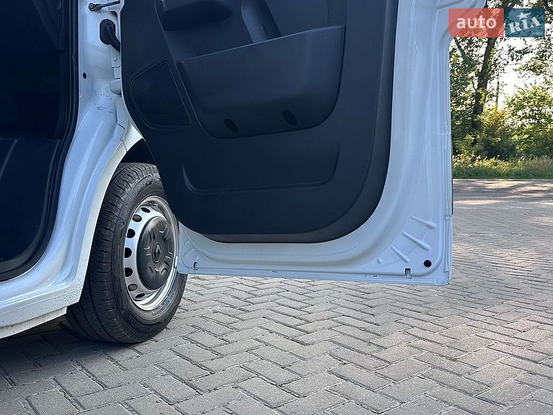 Эвакуатор Renault Master 2021 в Самборе