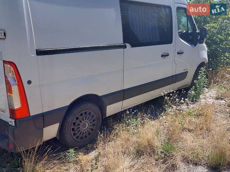 Вантажопасажирський фургон Renault Master 2012 в Одесі