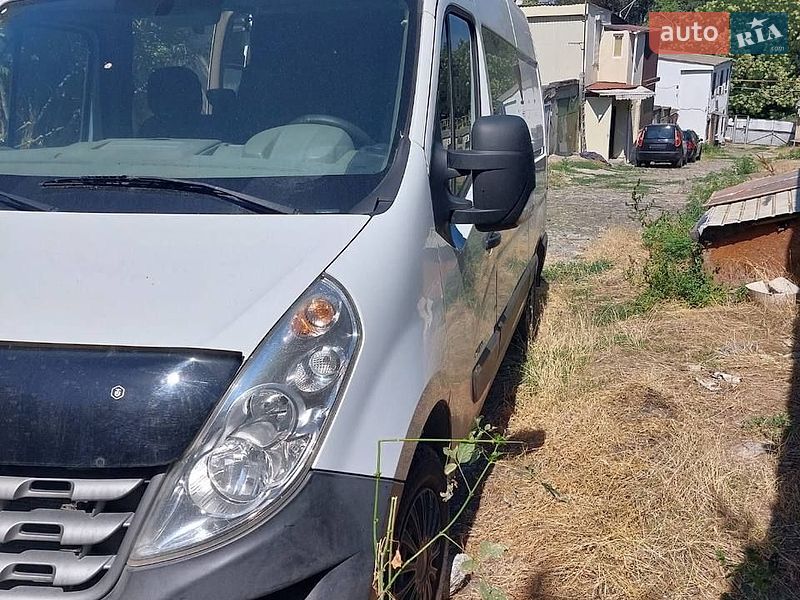 Вантажопасажирський фургон Renault Master 2012 в Одесі