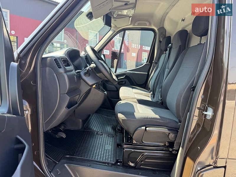 Грузовой фургон Renault Master 2022 в Дубно