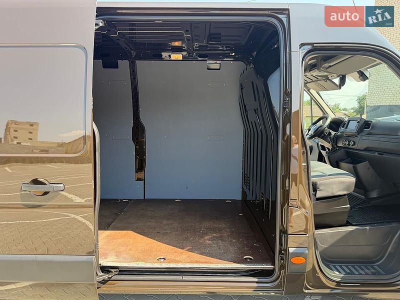 Грузовой фургон Renault Master 2022 в Дубно