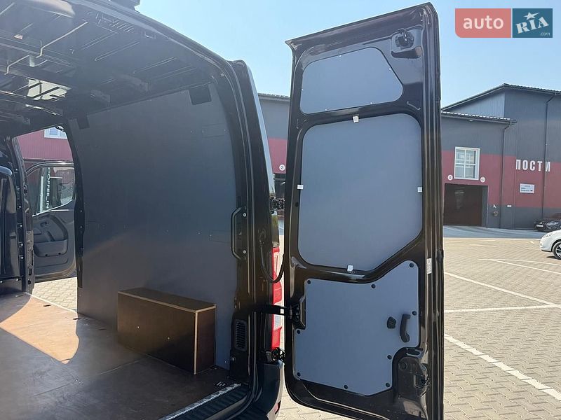Грузовой фургон Renault Master 2022 в Дубно
