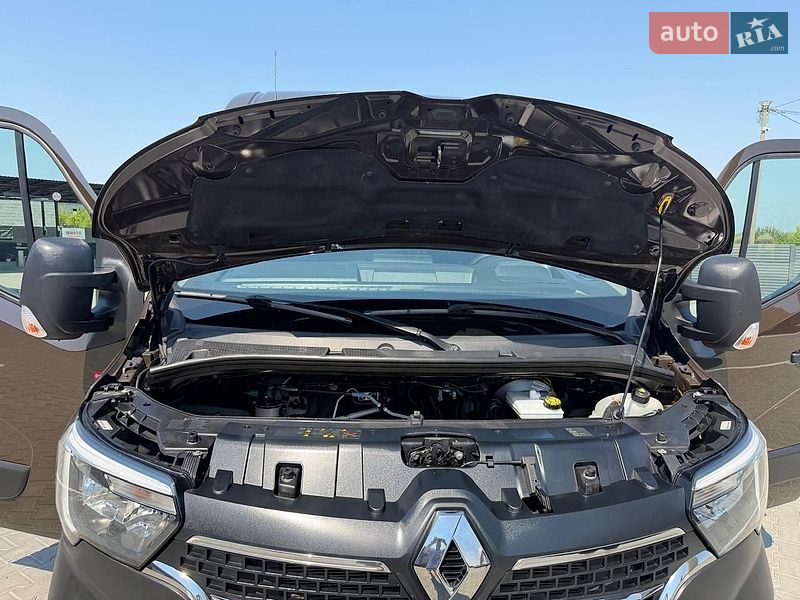 Грузовой фургон Renault Master 2022 в Дубно