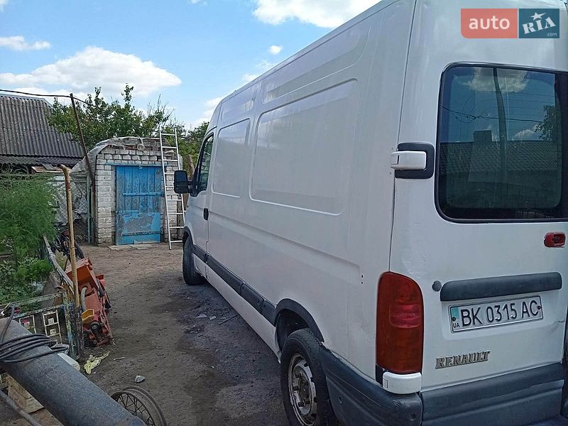 Грузовой фургон Renault Master 1998 в Млинове