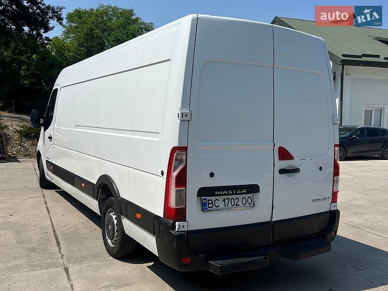 Вантажний фургон Renault Master 2015 в Жовкві