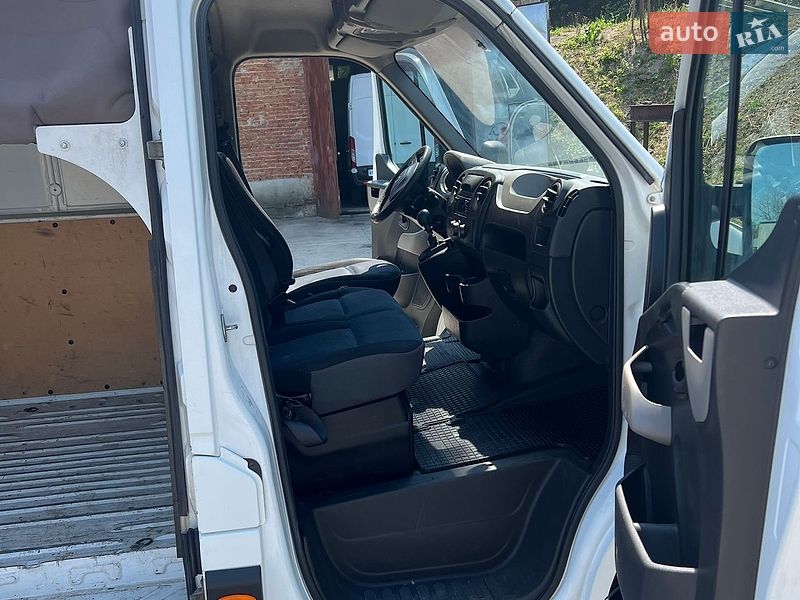 Вантажний фургон Renault Master 2015 в Жовкві