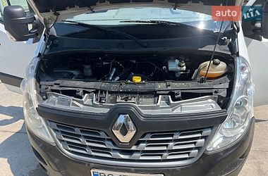 Вантажний фургон Renault Master 2015 в Жовкві
