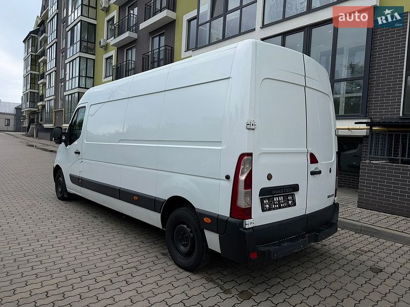 Вантажний фургон Renault Master 2017 в Жовкві