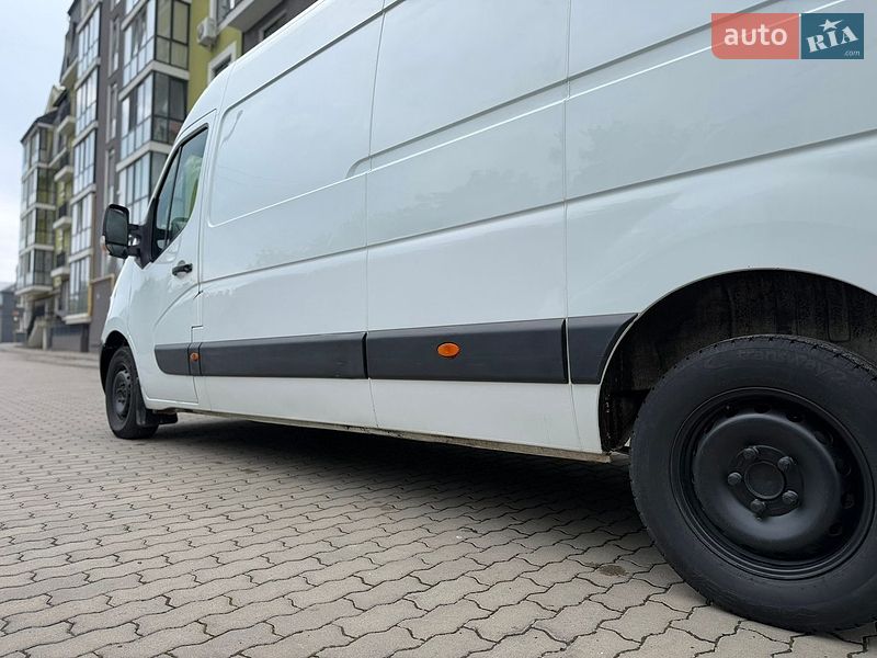 Вантажний фургон Renault Master 2017 в Жовкві