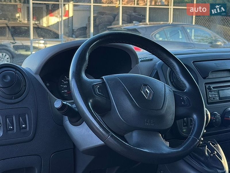 Вантажний фургон Renault Master 2017 в Жовкві