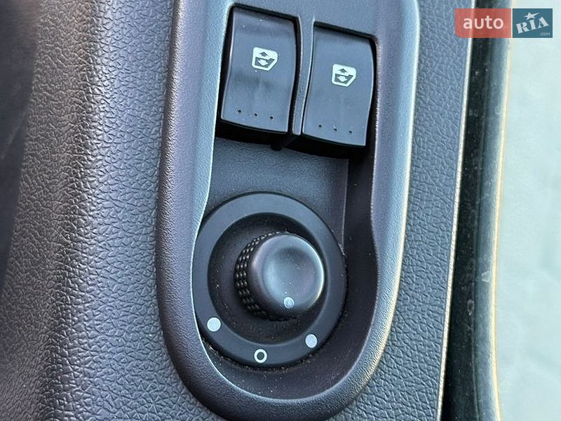 Вантажний фургон Renault Master 2017 в Жовкві