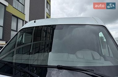 Вантажний фургон Renault Master 2017 в Жовкві