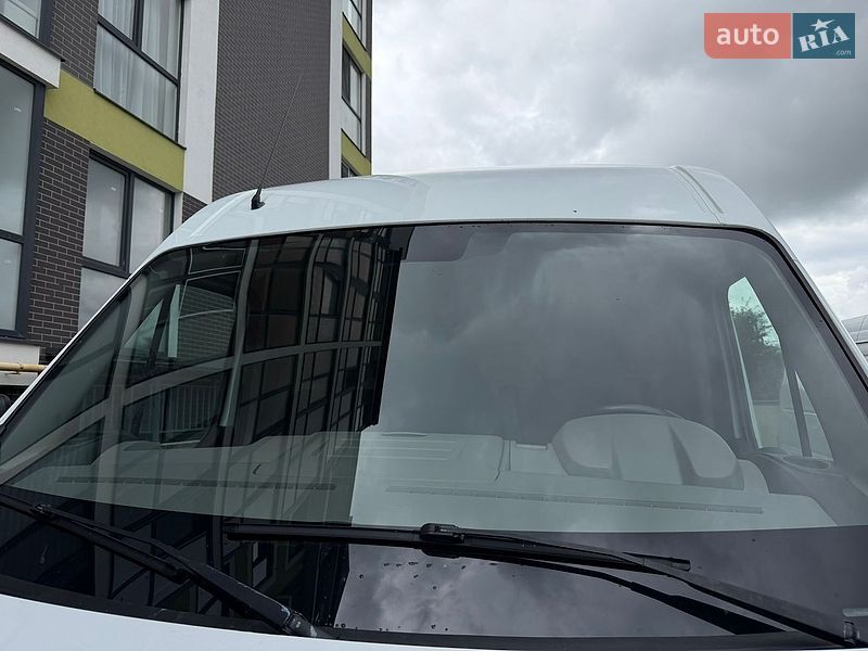 Вантажний фургон Renault Master 2017 в Жовкві