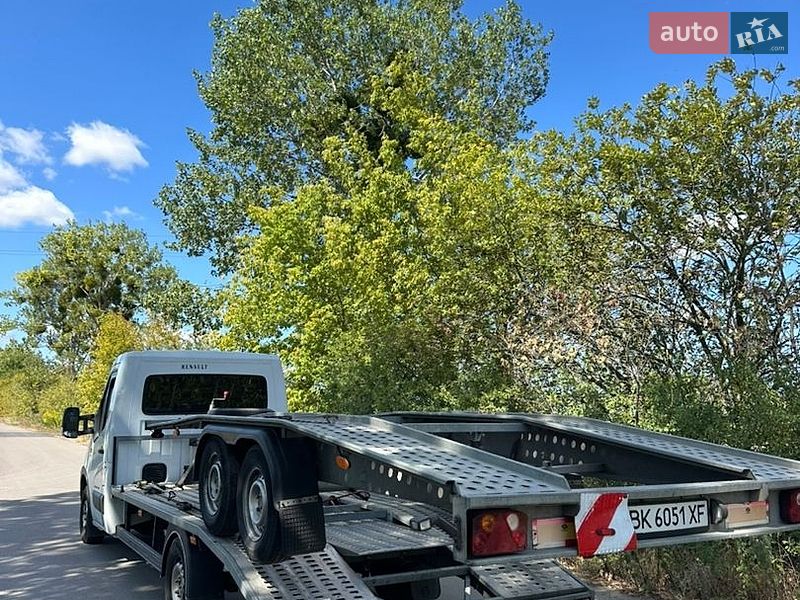 Автовоз Renault Master 2015 в Ровно