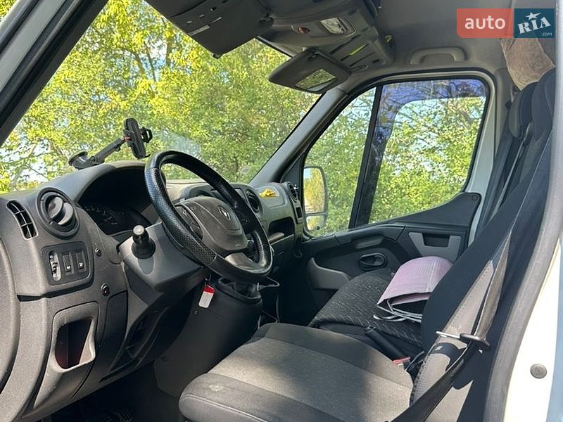 Автовоз Renault Master 2015 в Ровно