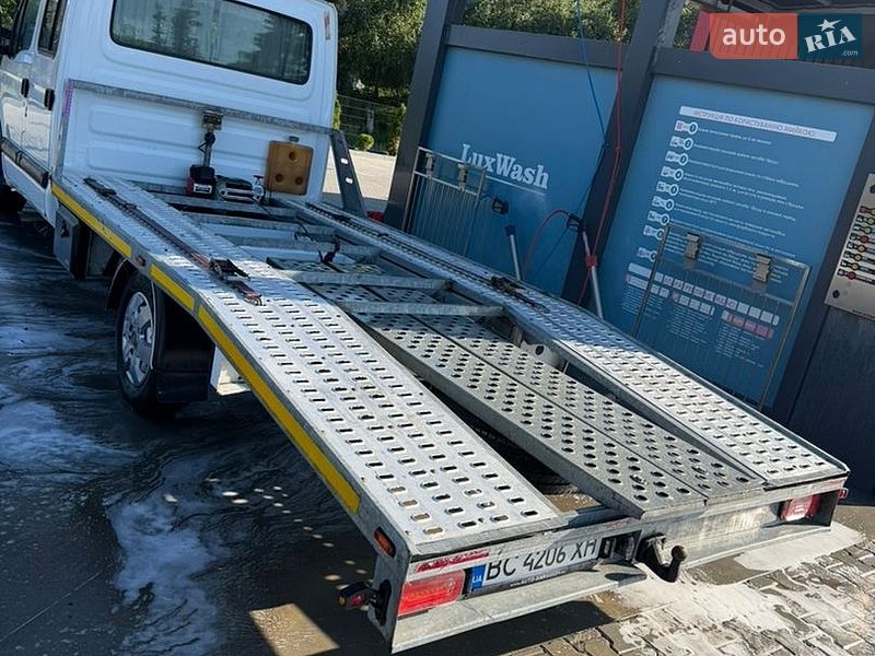 Автовоз Renault Master 2005 в Старому Самборі