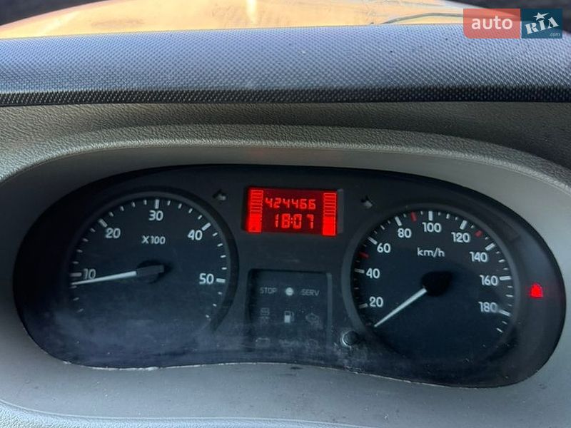 Автовоз Renault Master 2005 в Старому Самборі
