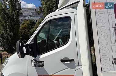 Грузовой фургон Renault Master 2016 в Киеве