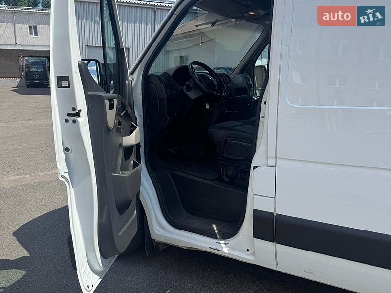 Вантажний фургон Renault Master 2016 в Києві