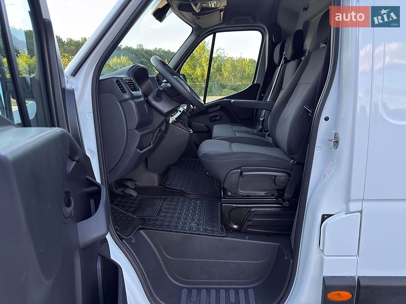 Вантажний фургон Renault Master 2020 в Дубні