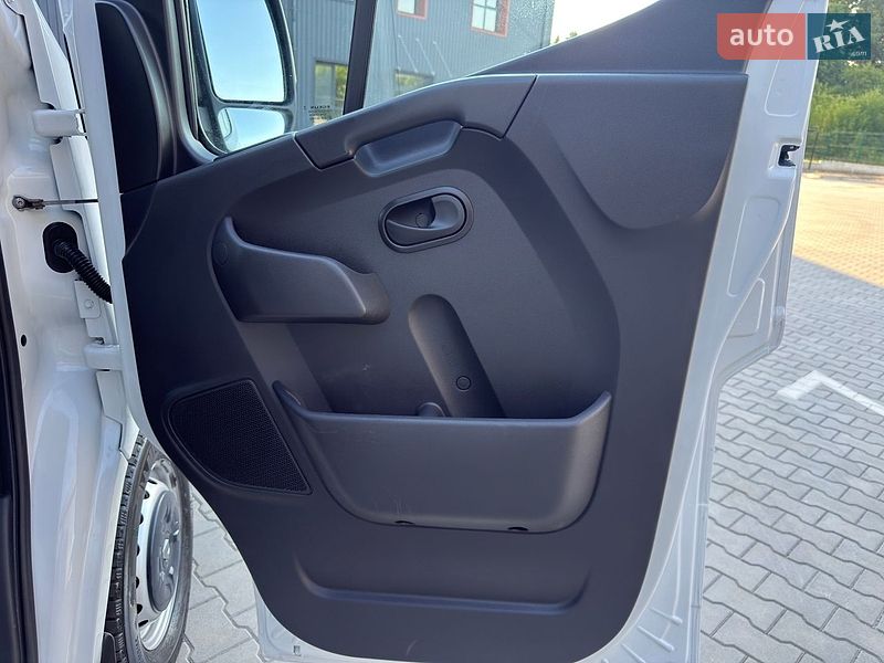 Вантажний фургон Renault Master 2020 в Дубні