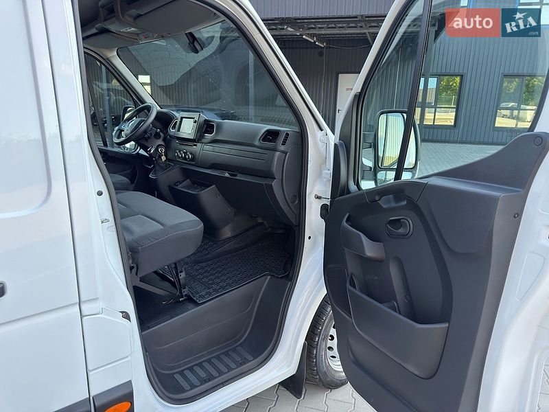 Вантажний фургон Renault Master 2020 в Дубні