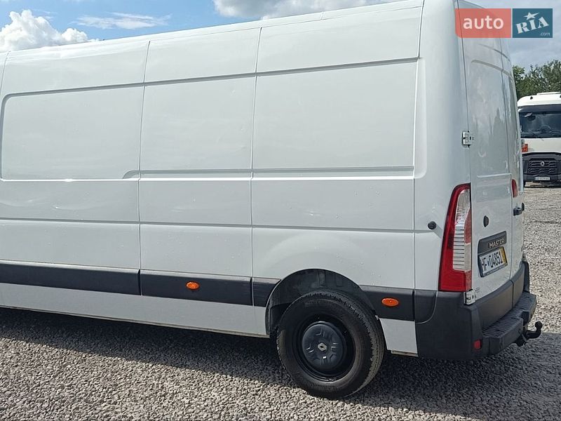 Грузовой фургон Renault Master 2015 в Бартатовом
