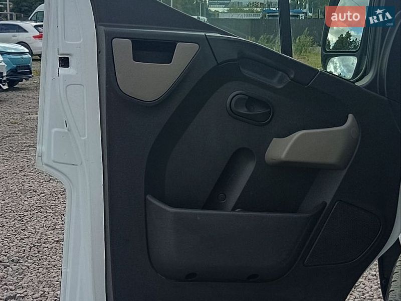 Грузовой фургон Renault Master 2015 в Бартатовом