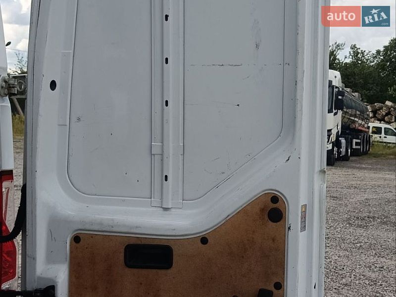 Грузовой фургон Renault Master 2015 в Бартатовом