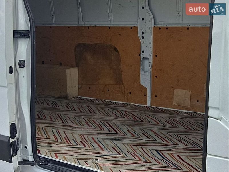 Грузовой фургон Renault Master 2015 в Бартатовом