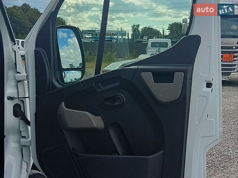 Грузовой фургон Renault Master 2015 в Бартатовом