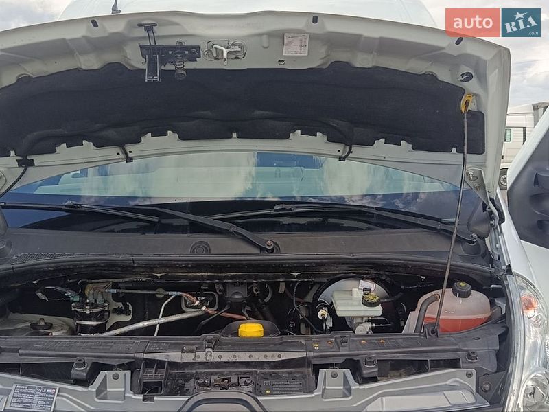Грузовой фургон Renault Master 2015 в Бартатовом