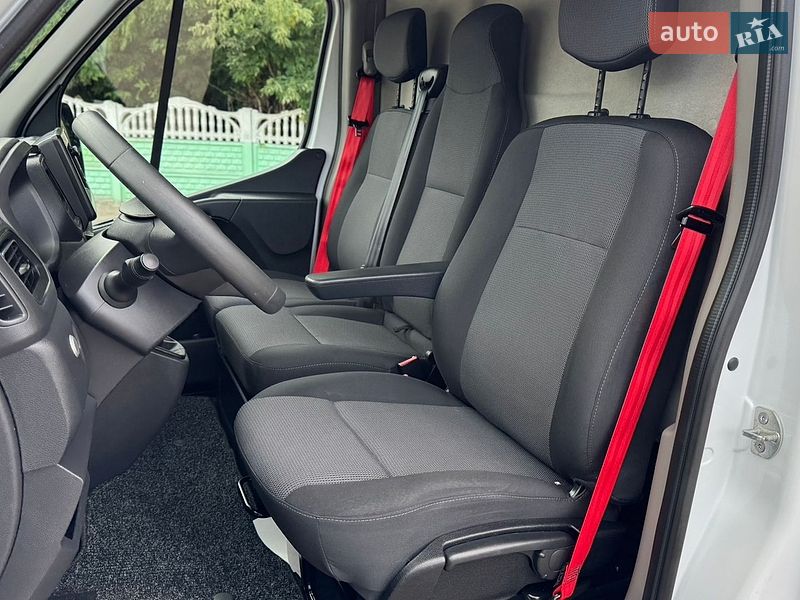 Грузовой фургон Renault Master 2023 в Дубно