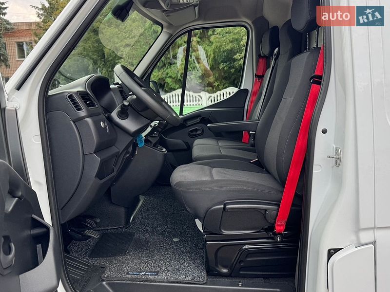 Грузовой фургон Renault Master 2023 в Дубно