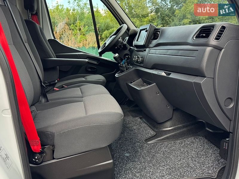 Грузовой фургон Renault Master 2023 в Дубно