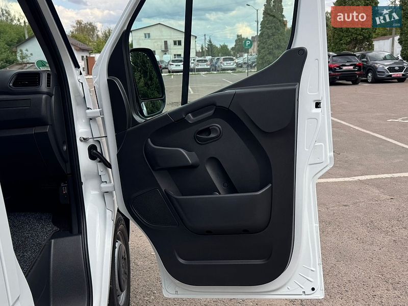 Грузовой фургон Renault Master 2023 в Дубно