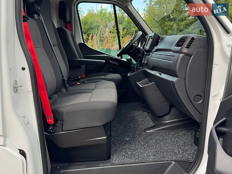 Грузовой фургон Renault Master 2023 в Дубно