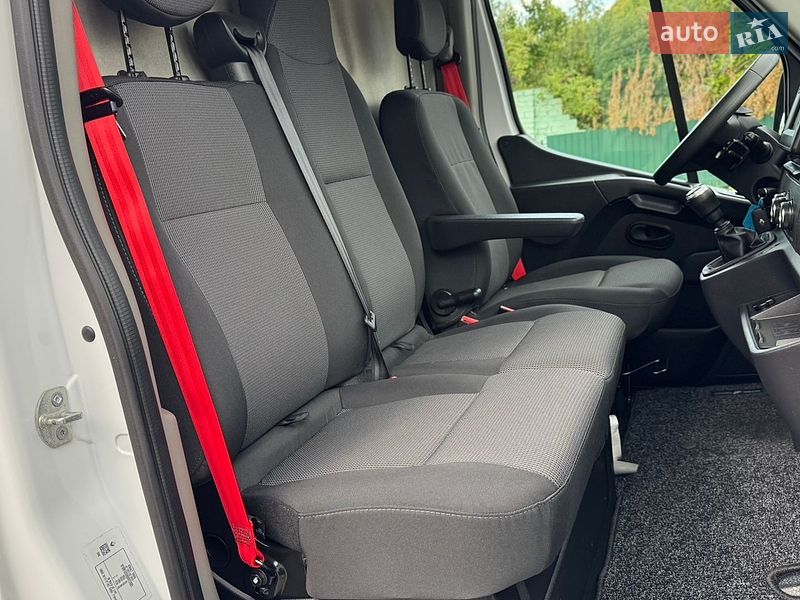 Грузовой фургон Renault Master 2023 в Дубно