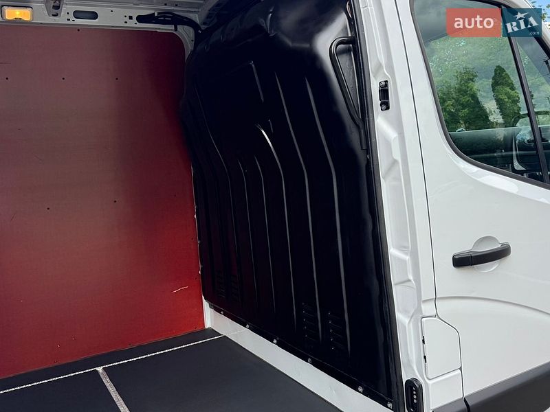 Грузовой фургон Renault Master 2023 в Дубно